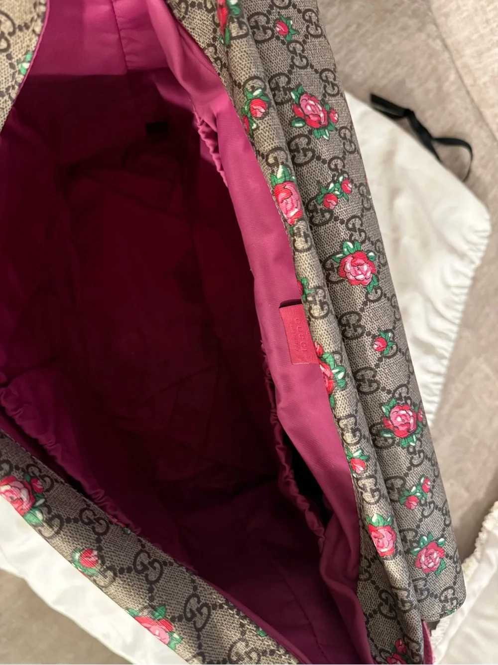 Gucci Beige GG Supreme Messenger Bag with Pink Rose Print and Pink Strap